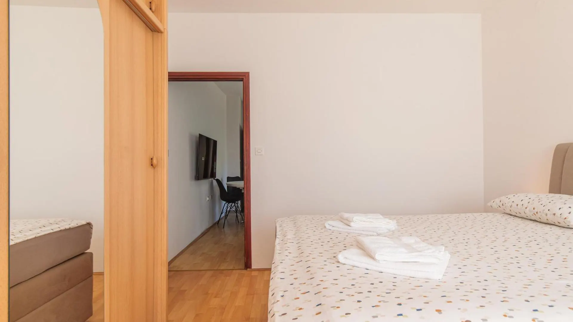 Apartman Sara Krk Town 0*,